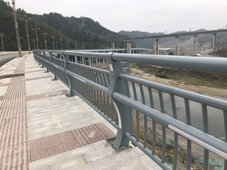 橋梁護欄